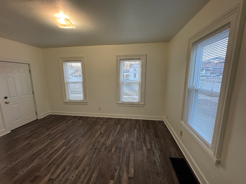 000 Vine St - Photo 3 of 16