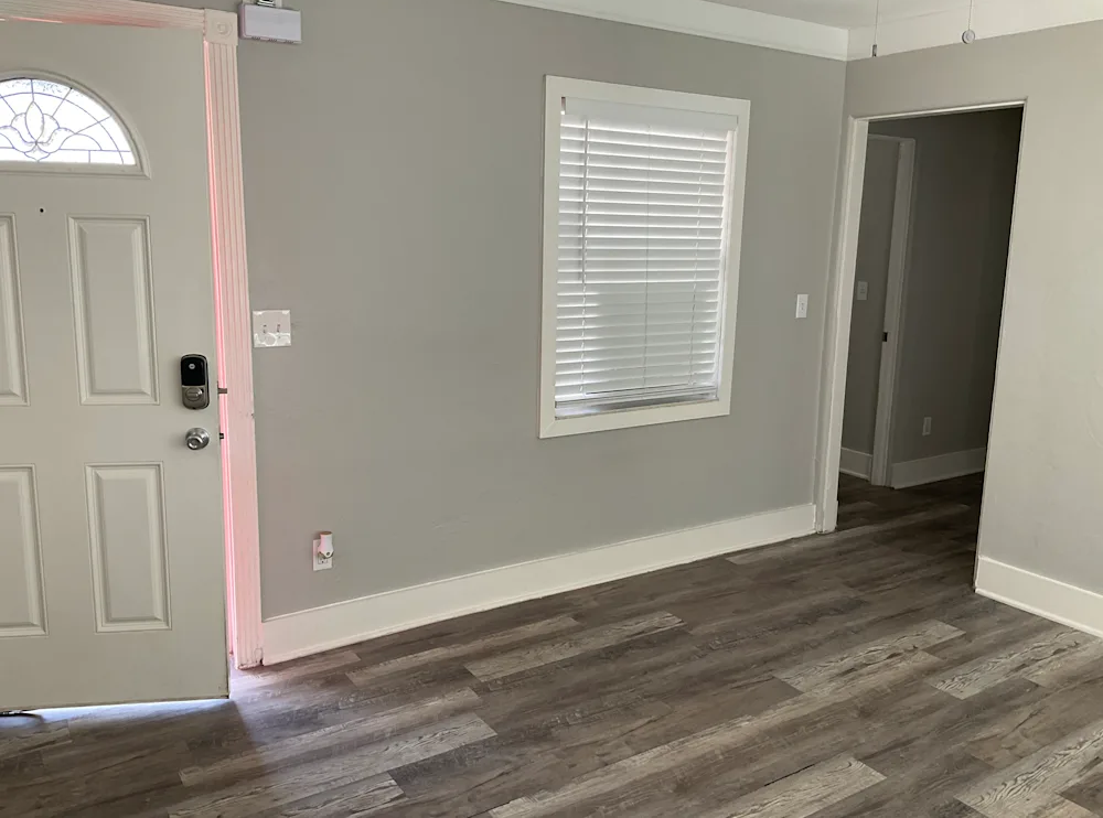 431 Iris Rd - Photo 3 of 16