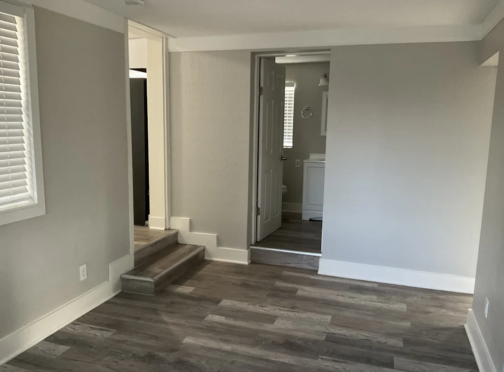 431 Iris Rd - Photo 4 of 16