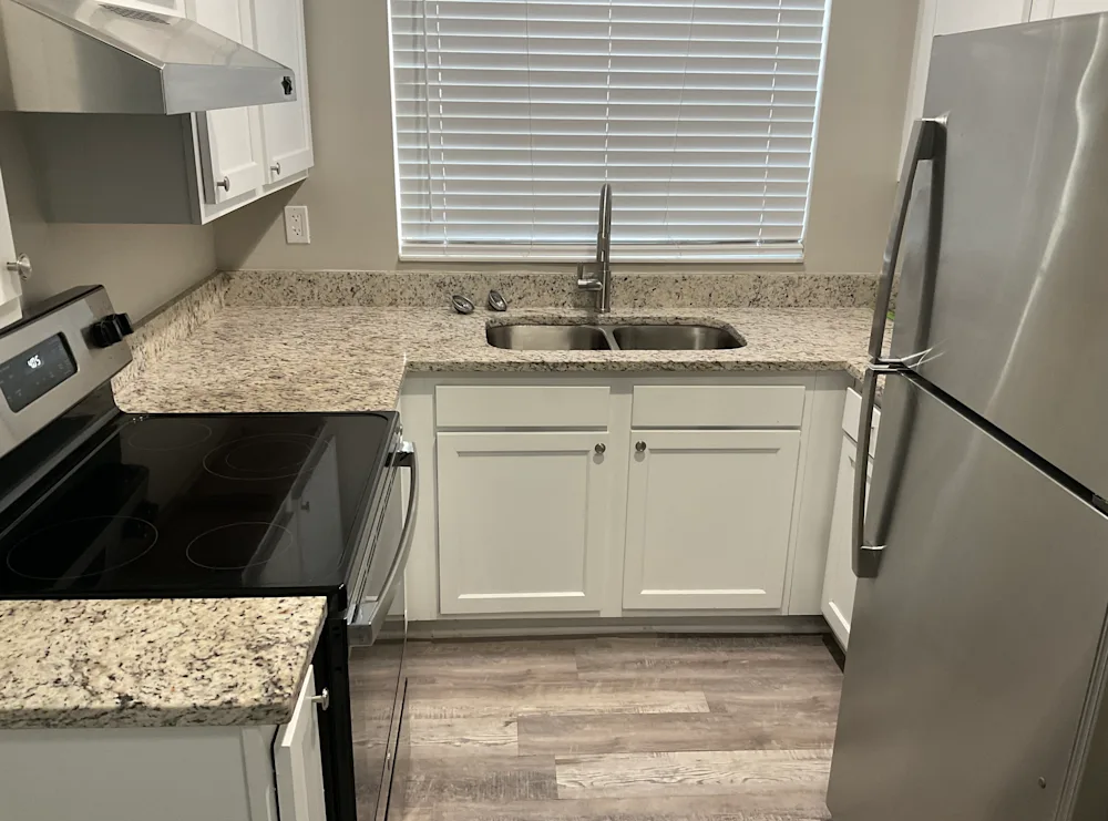 431 Iris Rd - Photo 5 of 16