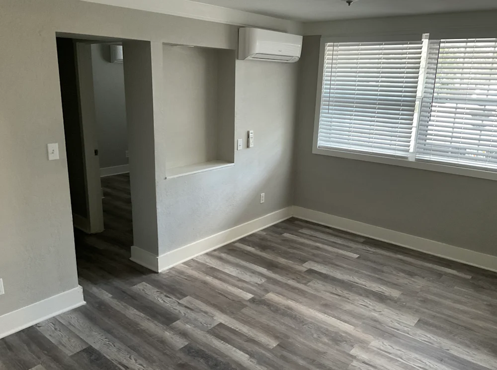 431 Iris Rd - Photo 6 of 16