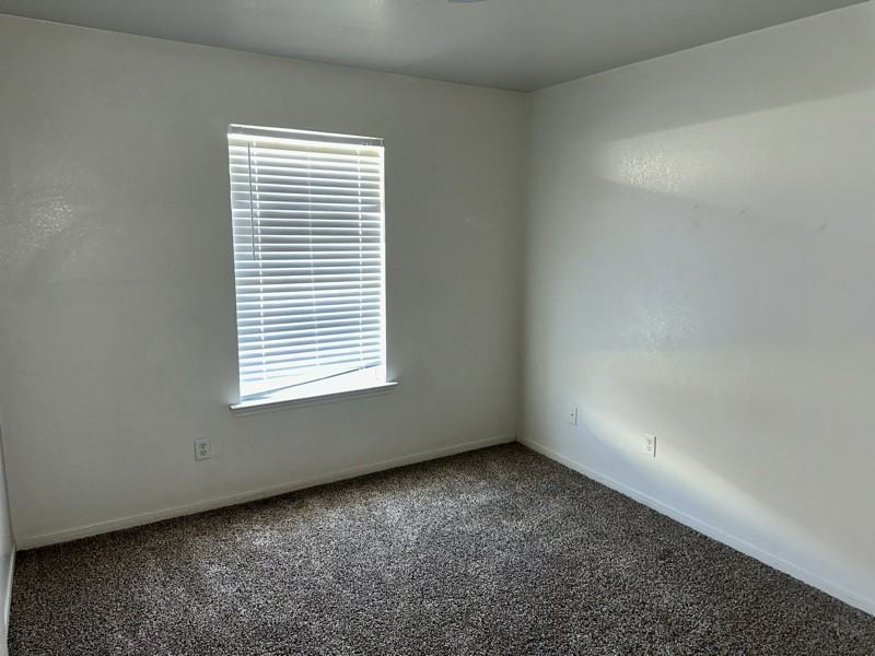 402 Topeka Ct #B - Photo 4 of 18