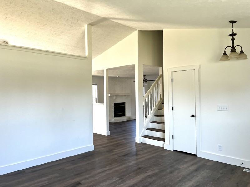 122 Detchon Ct - Photo 3 of 16