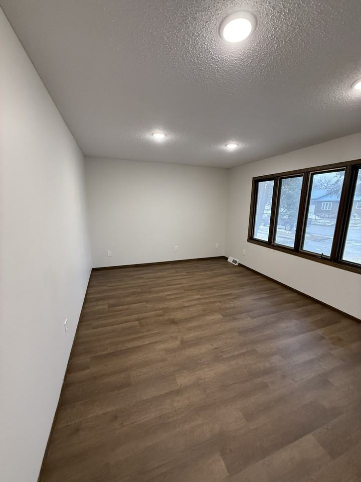 822 29th St N - Photo 4 of 14