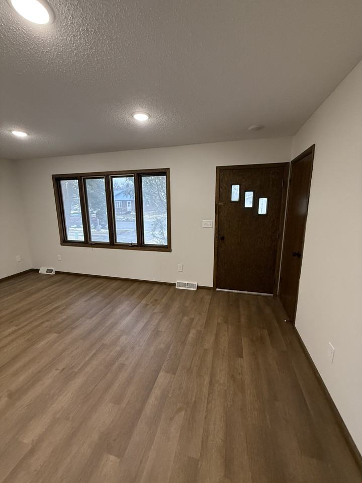 822 29th St N - Photo 6 of 14