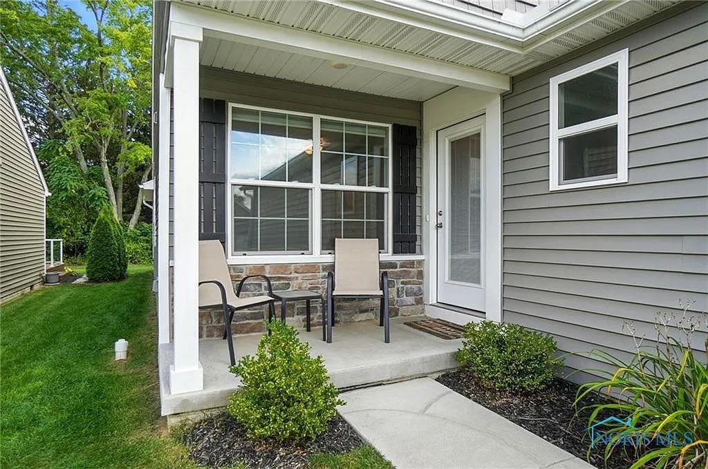 2116 Sunrise Creek Dr - Photo 2 of 18