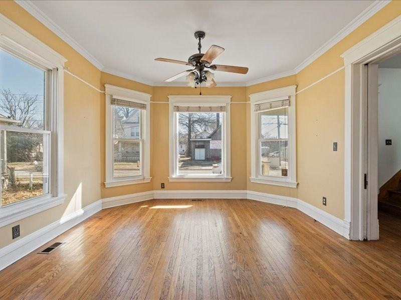 1517 9th Ave - Photo 7 of 45