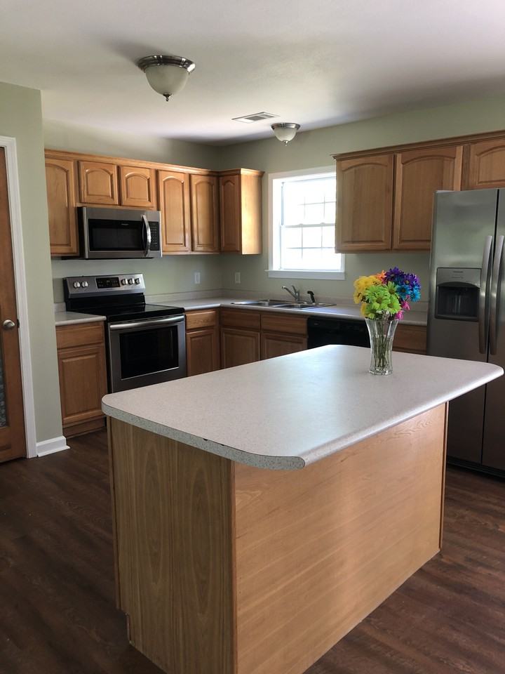 993 High Bluff Cir - Photo 3 of 6