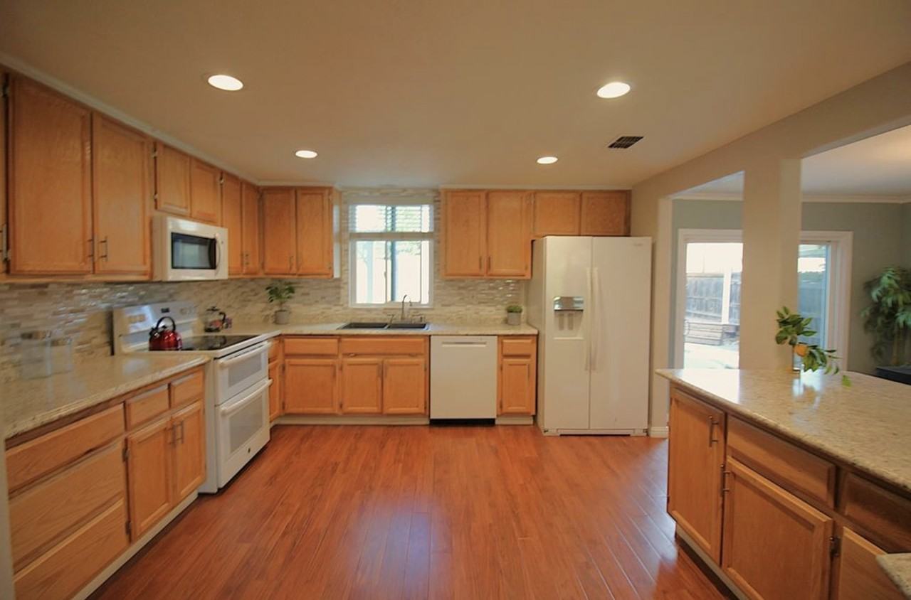 2255 La Grama Dr - Photo 2 of 18