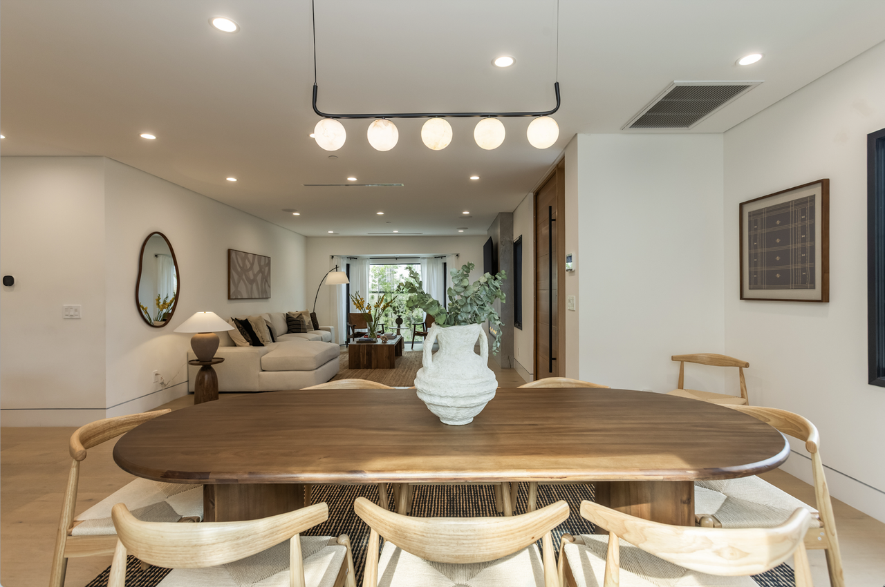 1161 Stearns Dr - Photo 3 of 20