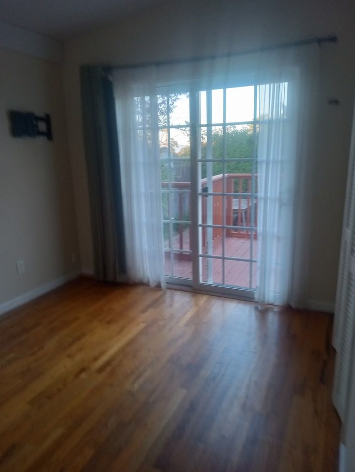 682 Taylor St - Photo 3 of 8