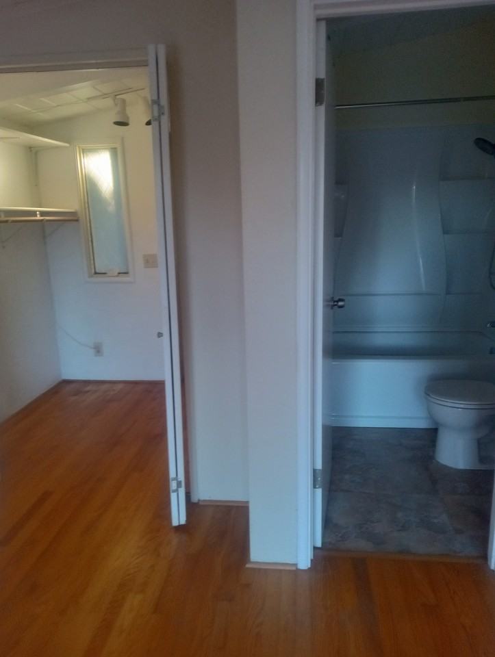 682 Taylor St - Photo 6 of 8