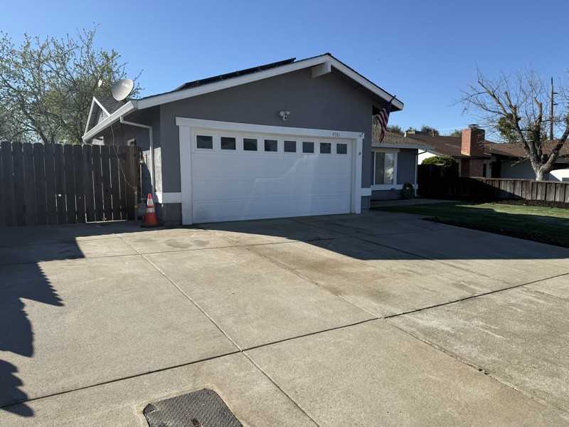 4981 Dawson Dr - Photo 2 of 17