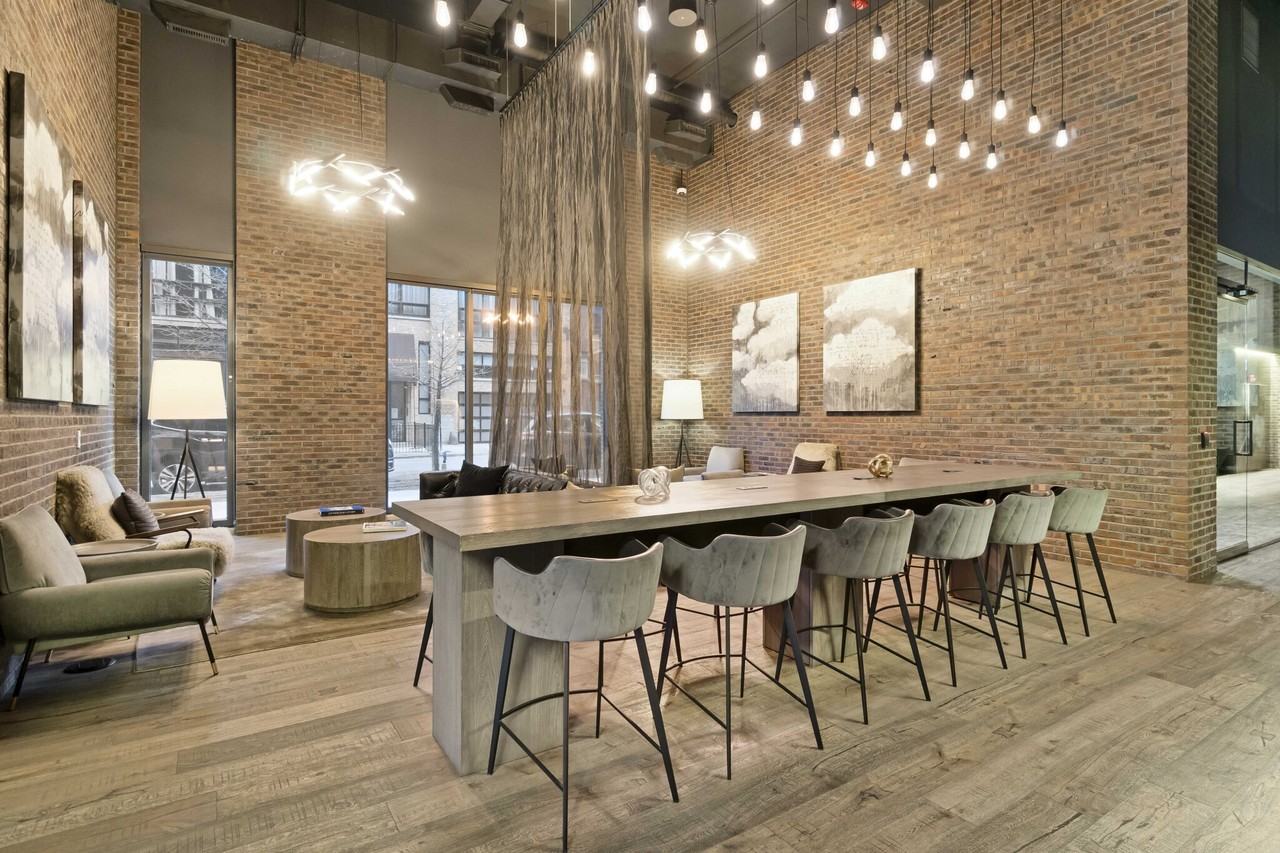 1418 W Fulton St - Photo 7 of 19