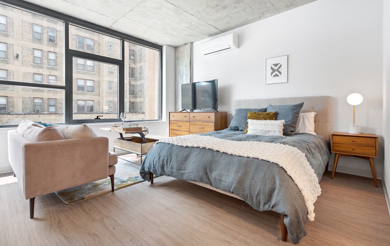 4550 N Sheridan Rd #413 - Photo 5 of 13