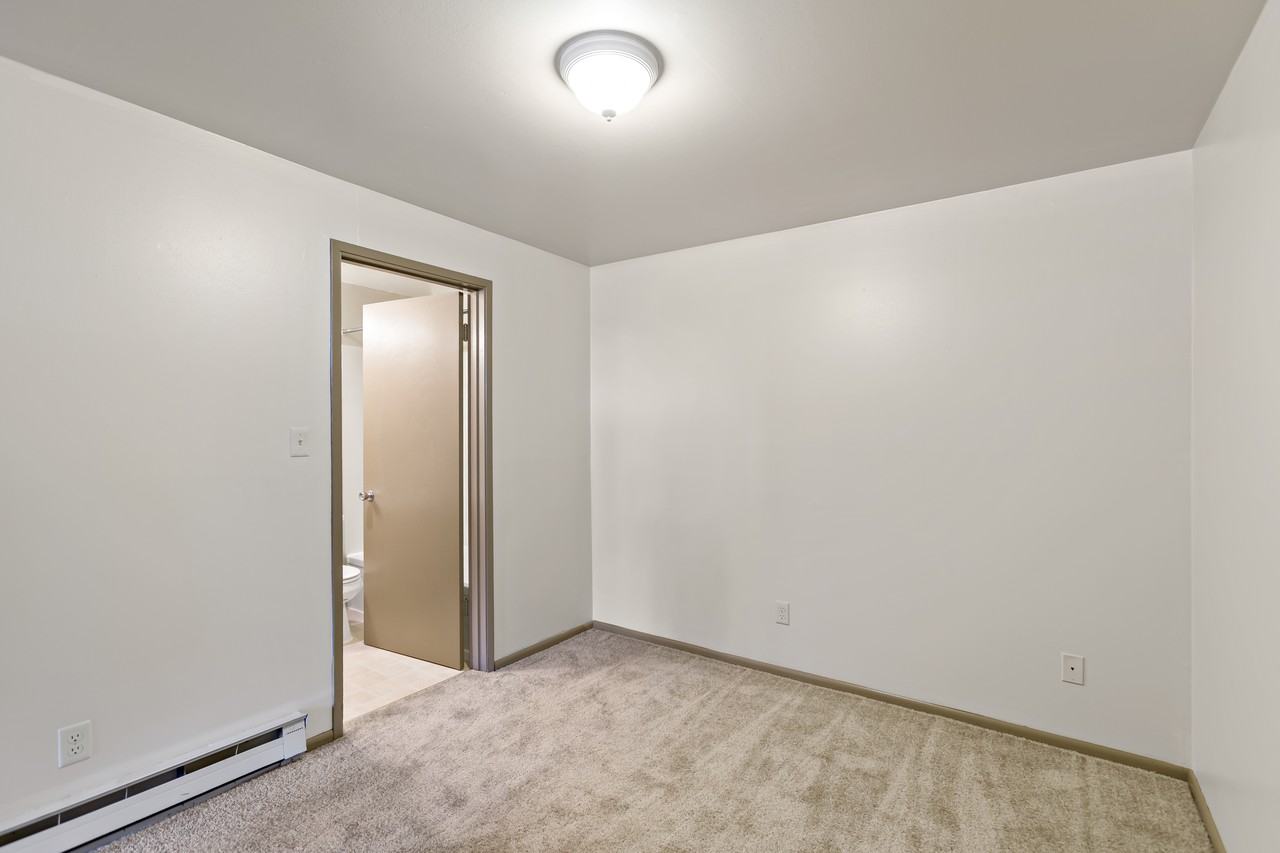 5625 15th Ave Ne #106 - Photo 5 of 10