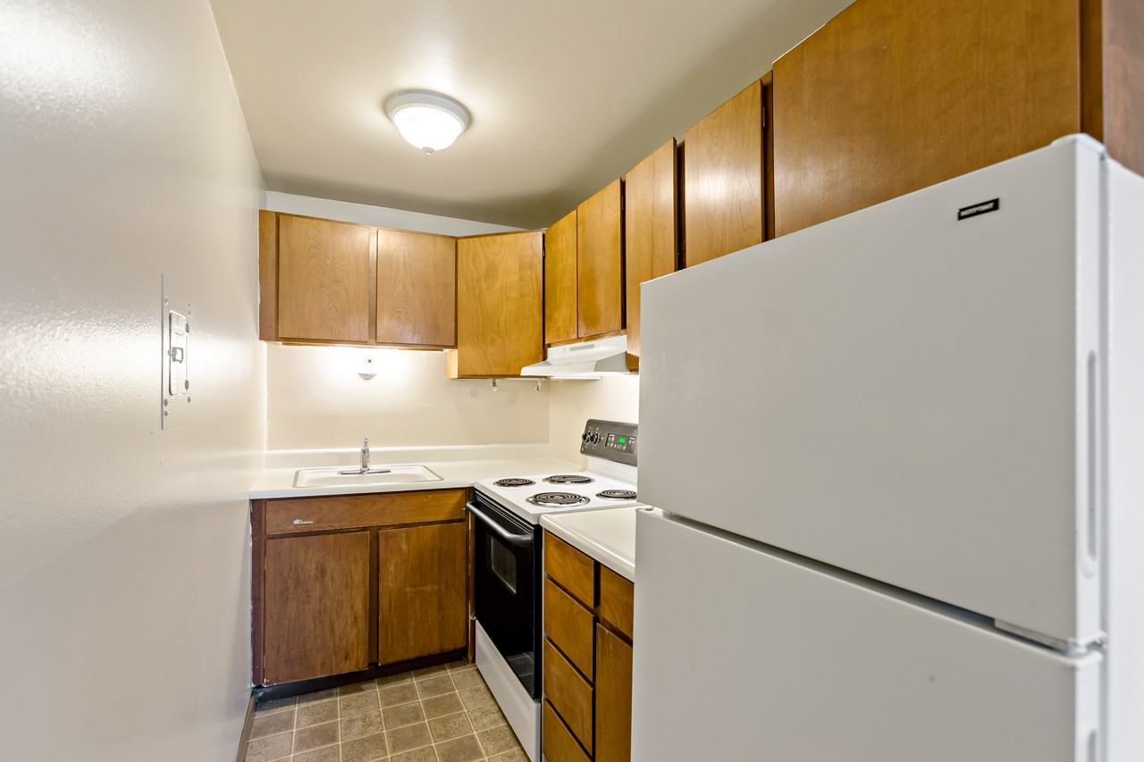 5625 15th Ave Ne #106 - Photo 7 of 10