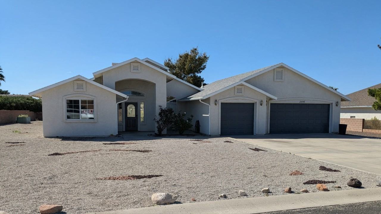 2695 Broken Arrow St - Photo 2 of 17