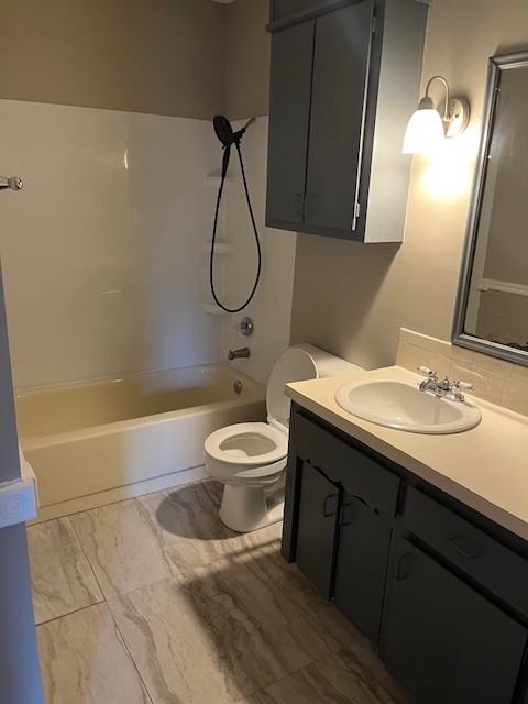 502 M St - Photo 4 of 12