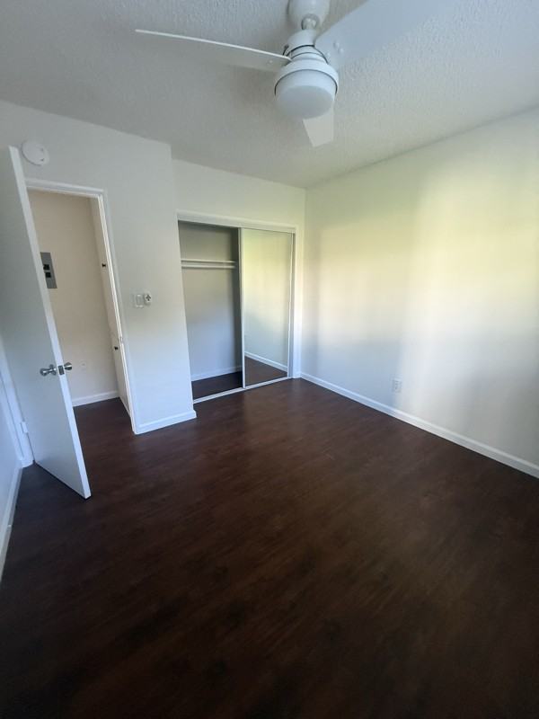 1141 11th St #B - Photo 2 of 7