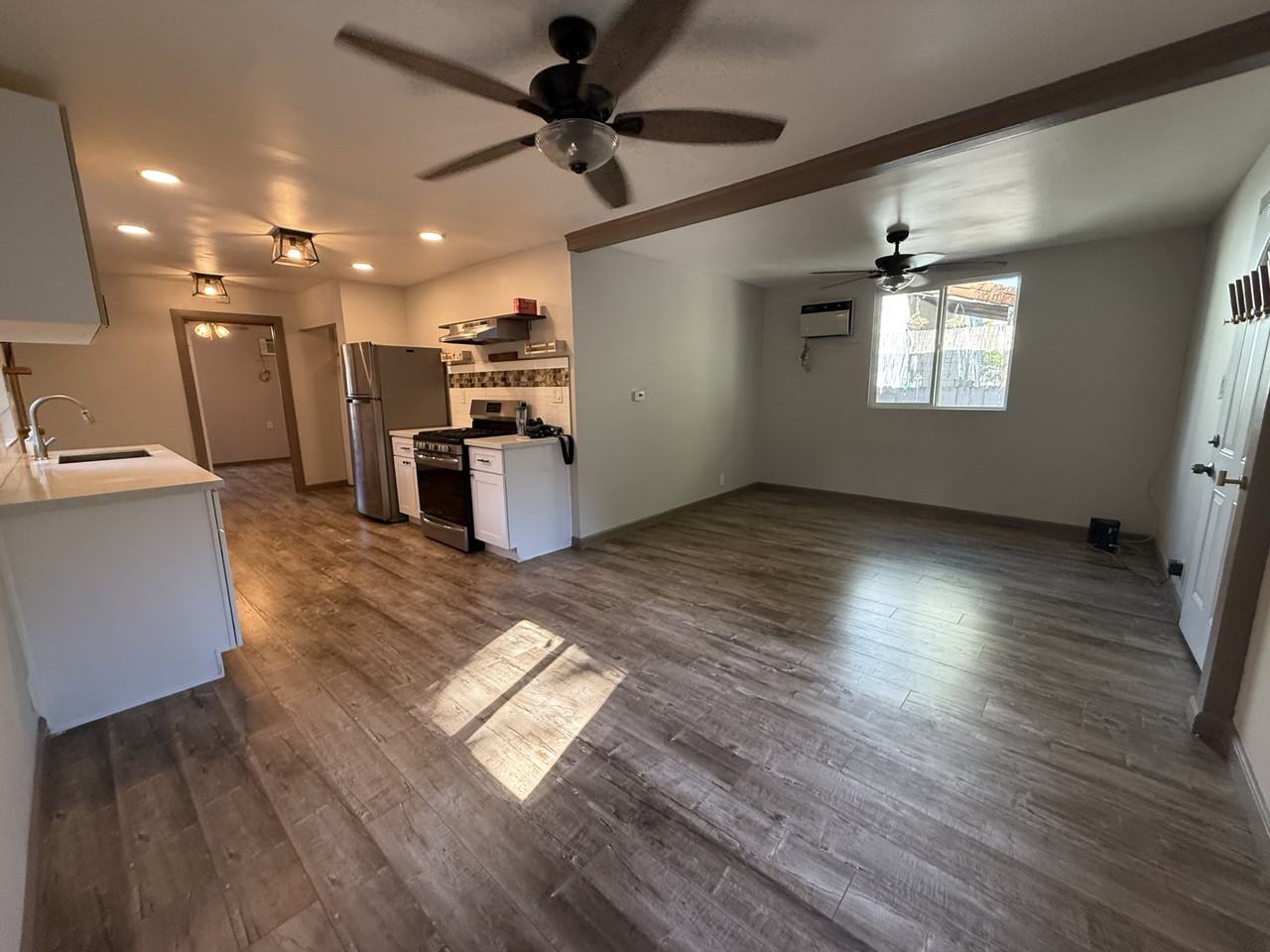 2661 Newell St - Photo 2 of 18