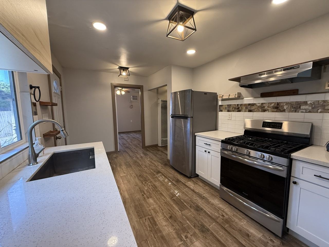 2661 Newell St - Photo 3 of 18