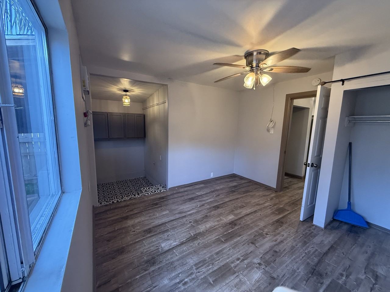 2661 Newell St - Photo 4 of 18