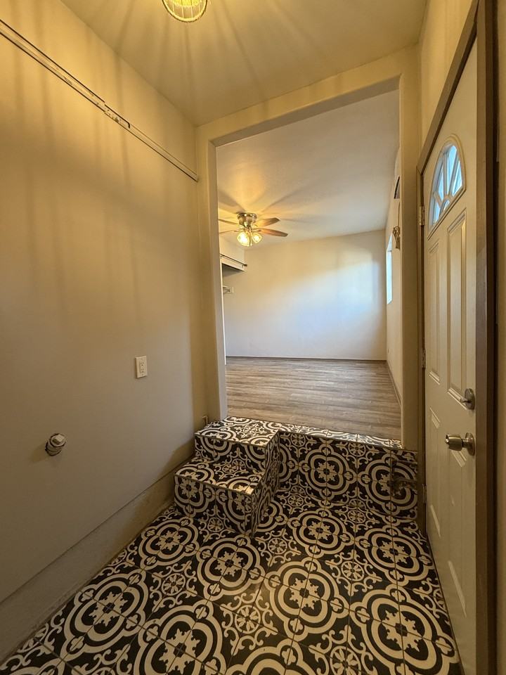 2661 Newell St - Photo 5 of 18