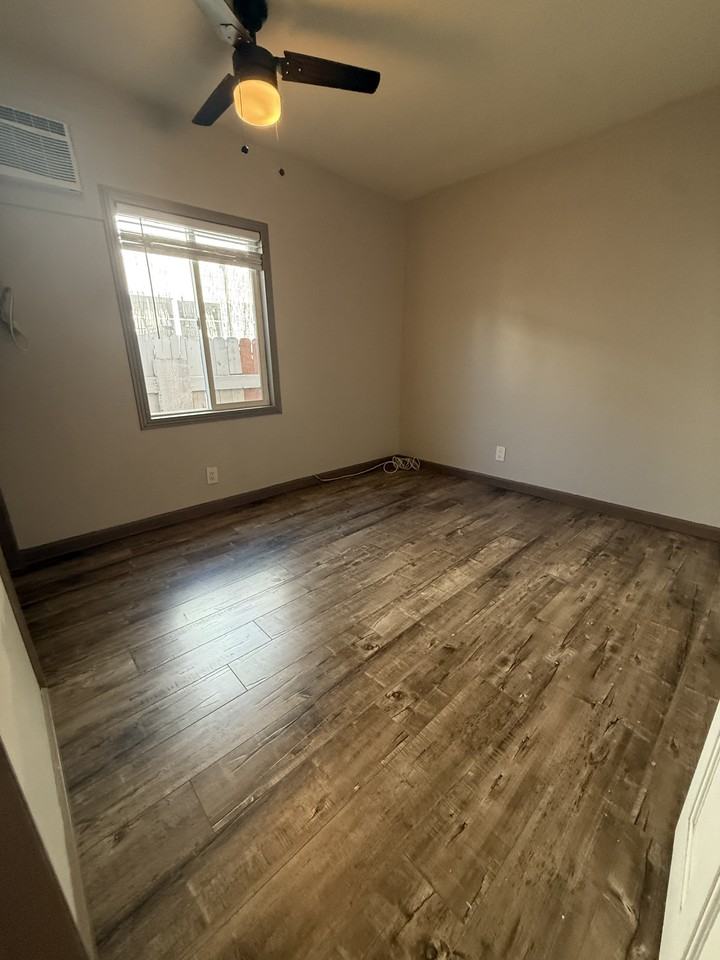 2661 Newell St - Photo 6 of 18