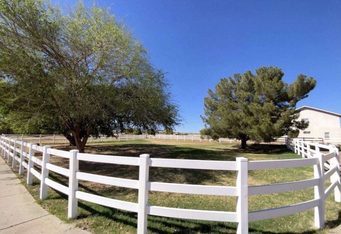 7920 N 175th Ave - Photo 2 of 16