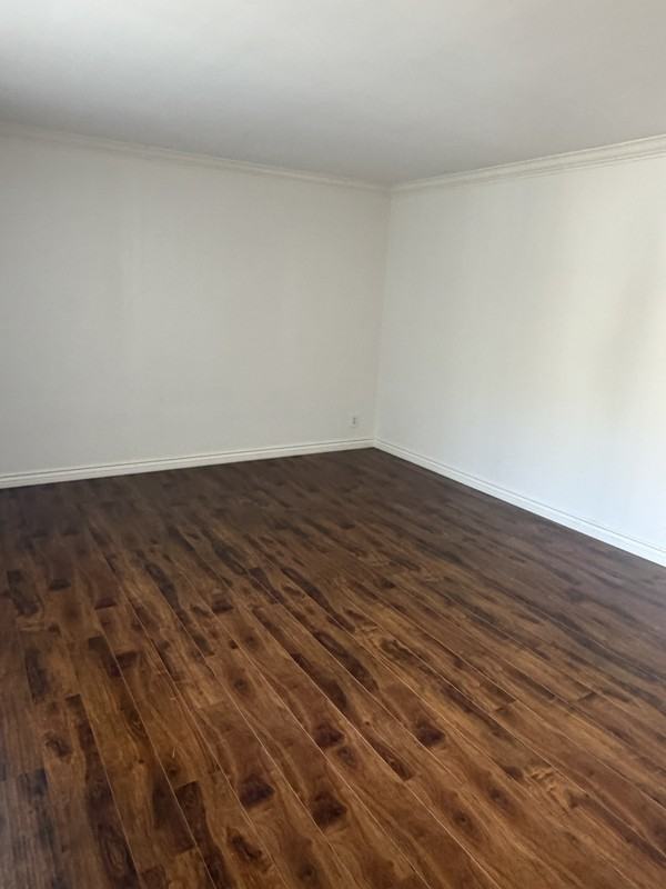 8306 W Manchester Ave - Photo 7 of 11