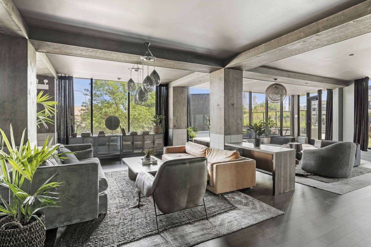 1400 S Blue Island Ave - Photo 6 of 7