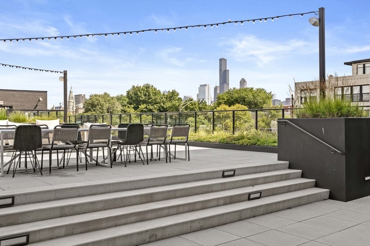 1400 S Blue Island Ave - Photo 7 of 7