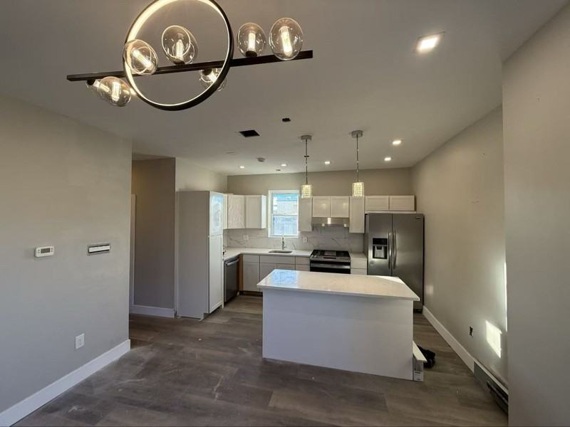 1700 77th St - Photo 3 of 11