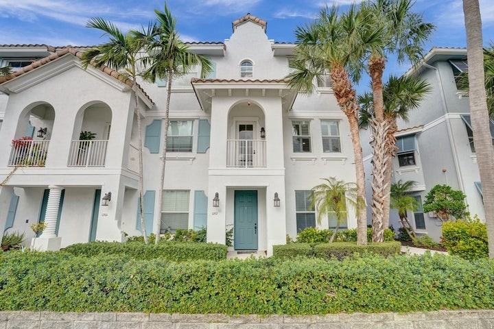 1252 Piazza Antinori - Photo 2 of 9