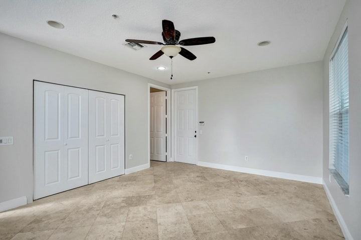 1252 Piazza Antinori - Photo 7 of 9