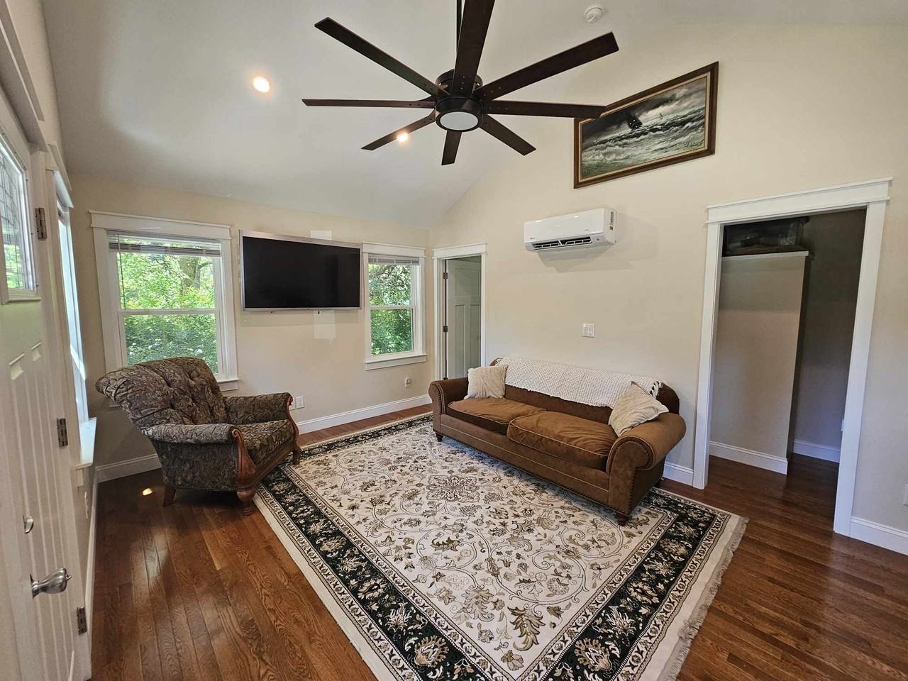 1565 N May St #2 - Photo 5 of 6