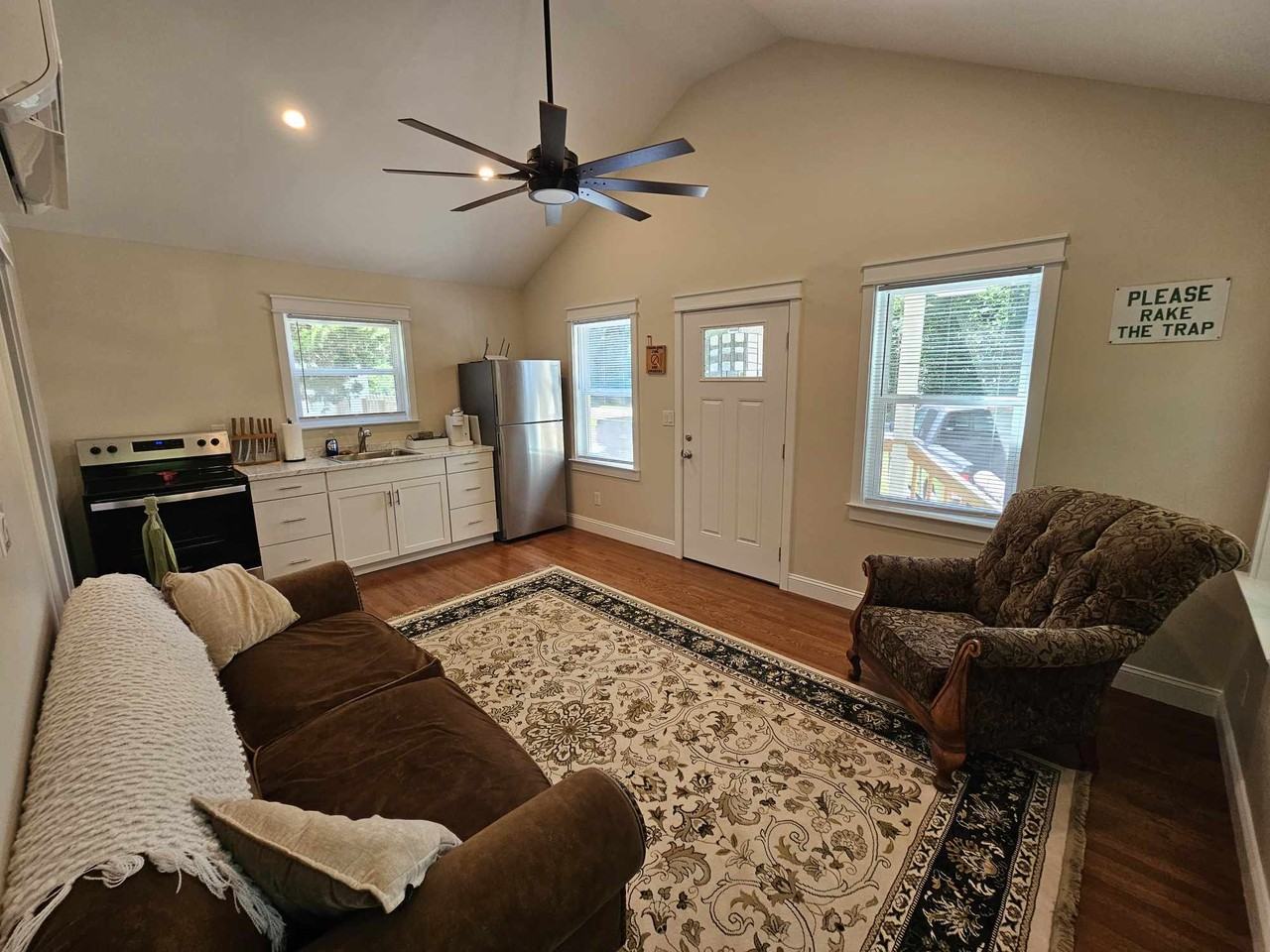 1565 N May St #2 - Photo 6 of 6