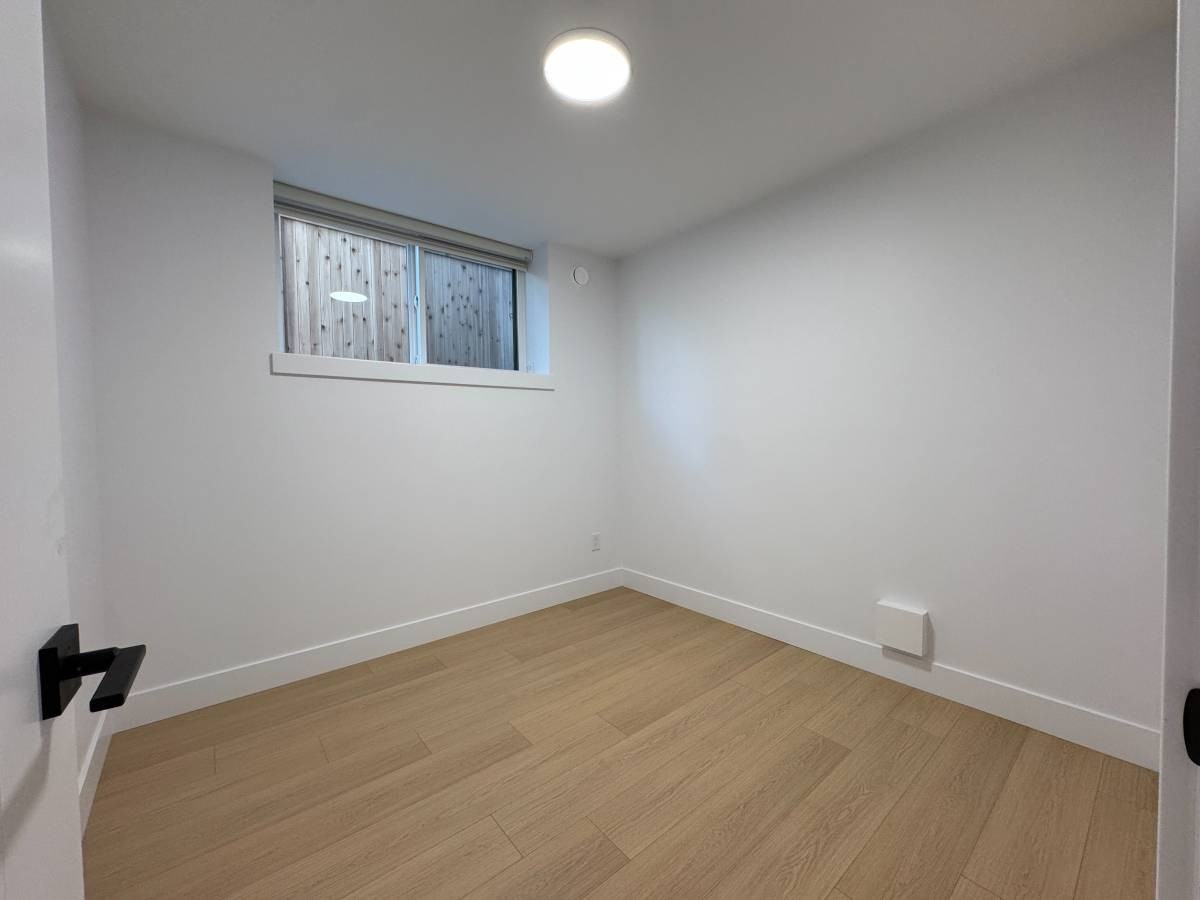 Willingdon Ave & Parker St - Photo 6 of 17