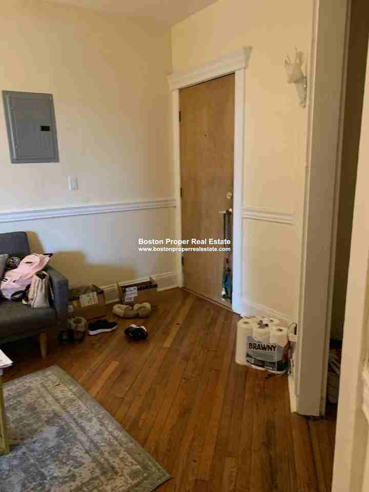 352 Riverway #19 - Photo 5 of 10