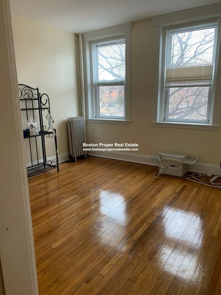 352 Riverway #19 - Photo 6 of 10