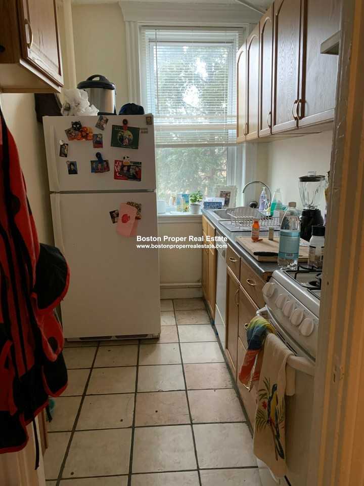 352 Riverway #19 - Photo 7 of 10