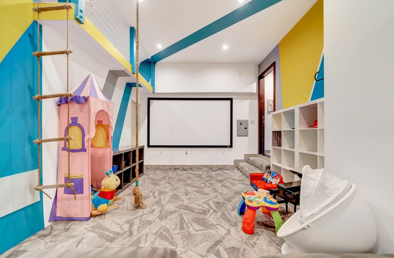 5817 Ranchito Ave #NA - Photo 6 of 21