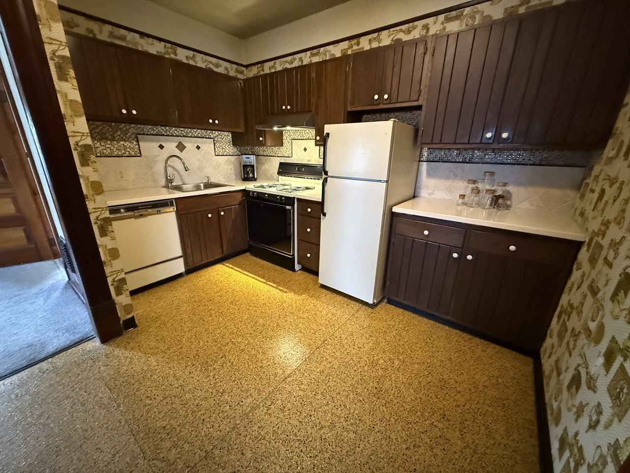 610 S Market St #2 - Photo 3 of 7