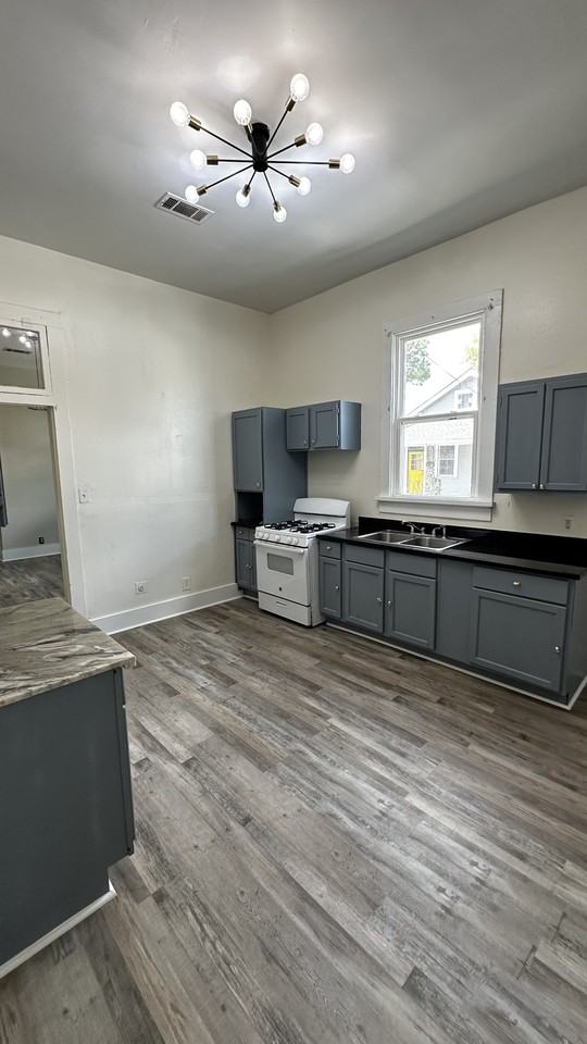 2525 Dabadie St #2525 - Photo 7 of 8