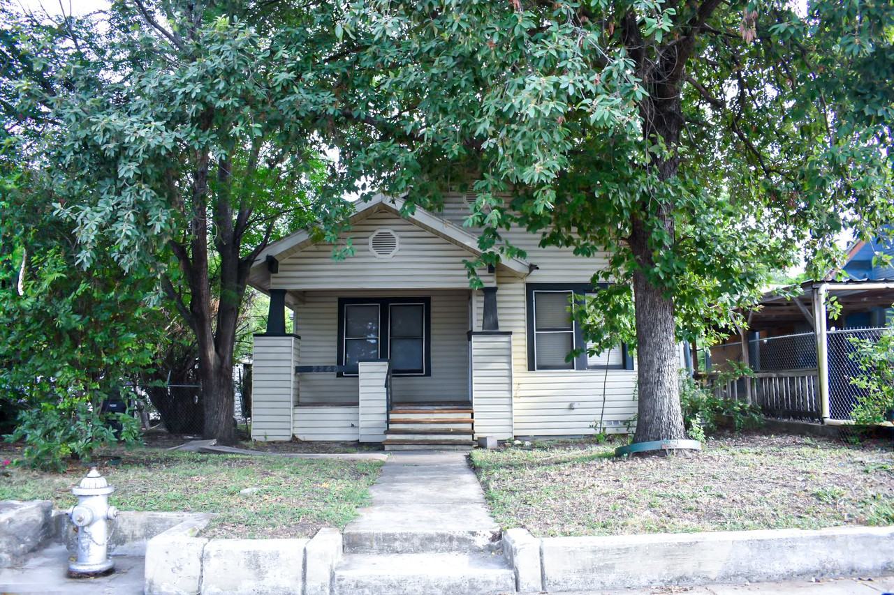 2246 E Houston St #NA - Photo 2 of 18