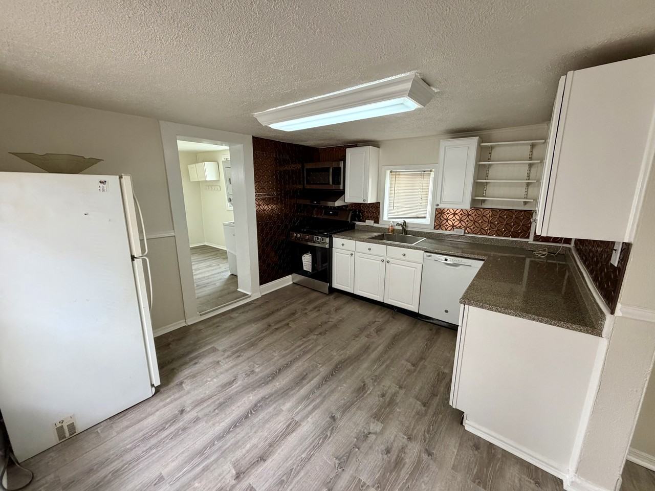 191 Parkinson Ave #NA - Photo 3 of 13