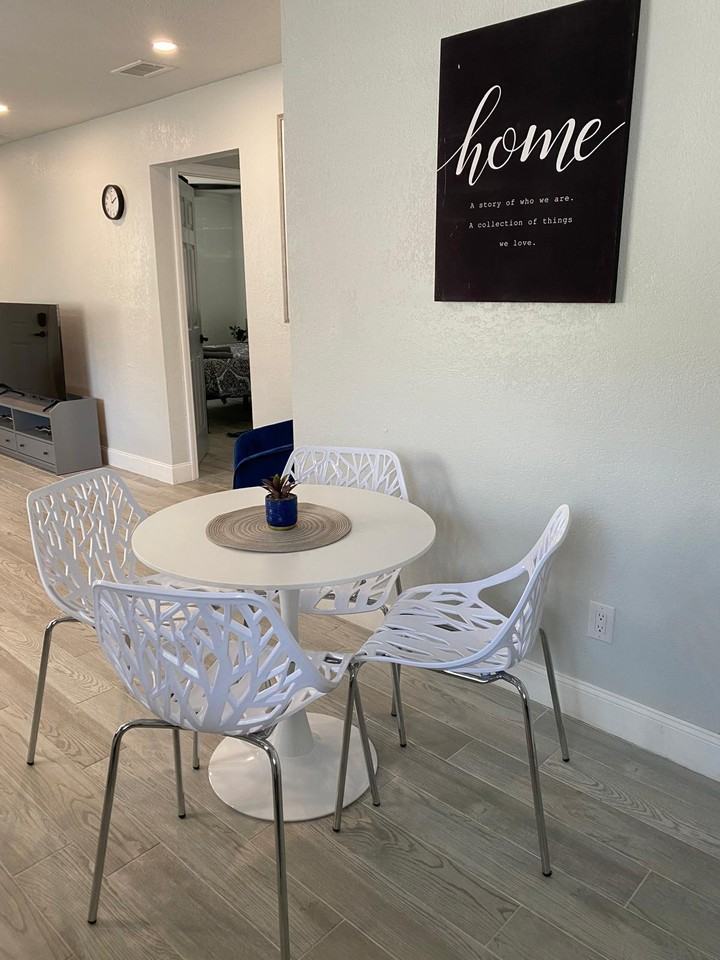 1007 Hawkins St #A - Photo 3 of 19