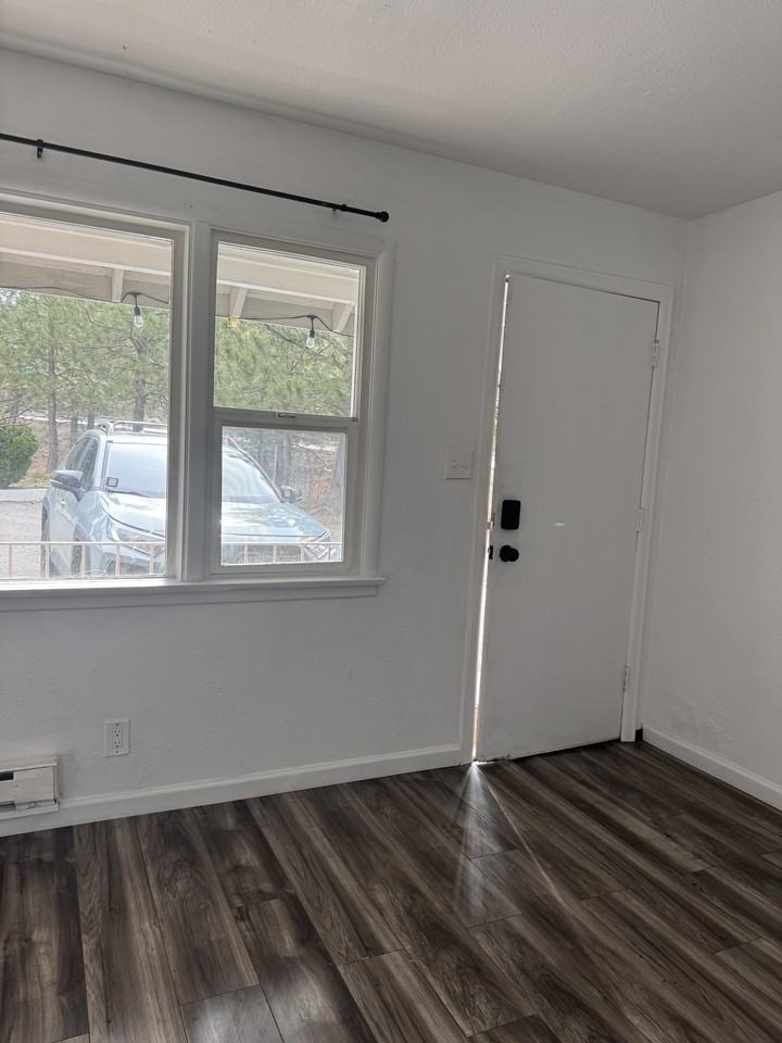 550 Shastina Dr #2 - Photo 2 of 8