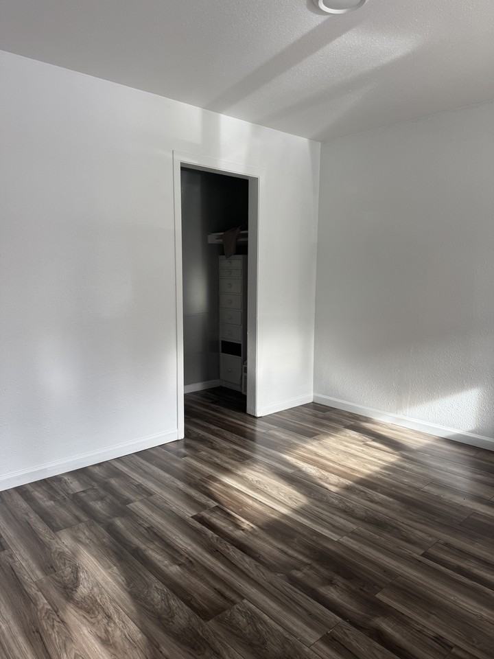 550 Shastina Dr #2 - Photo 5 of 8